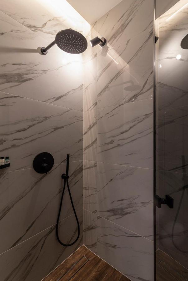 Stylish 1 Bedroom Studio Near Most City Dnipro Exterior photo